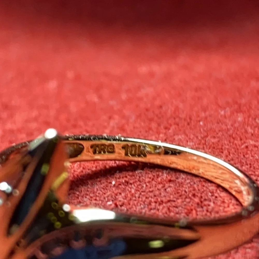 Solid 10K Gold & Diamond Ring 6.5